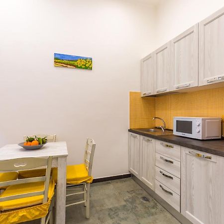 Gelso Complex Studios And Flat By Napoliapartments Esterno foto