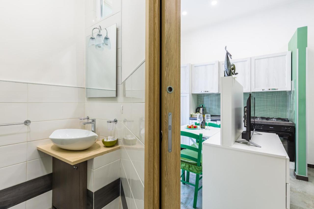 Gelso Complex Studios And Flat By Napoliapartments Esterno foto