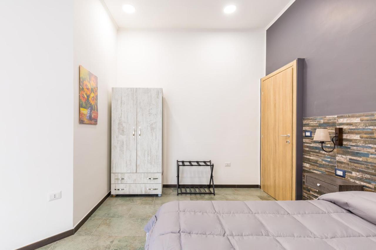 Gelso Complex Studios And Flat By Napoliapartments Esterno foto