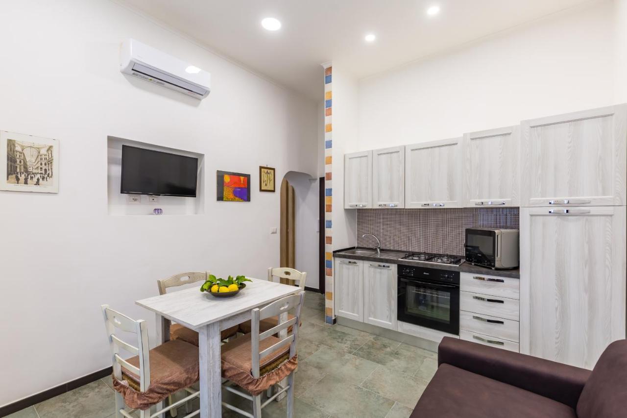 Gelso Complex Studios And Flat By Napoliapartments Esterno foto
