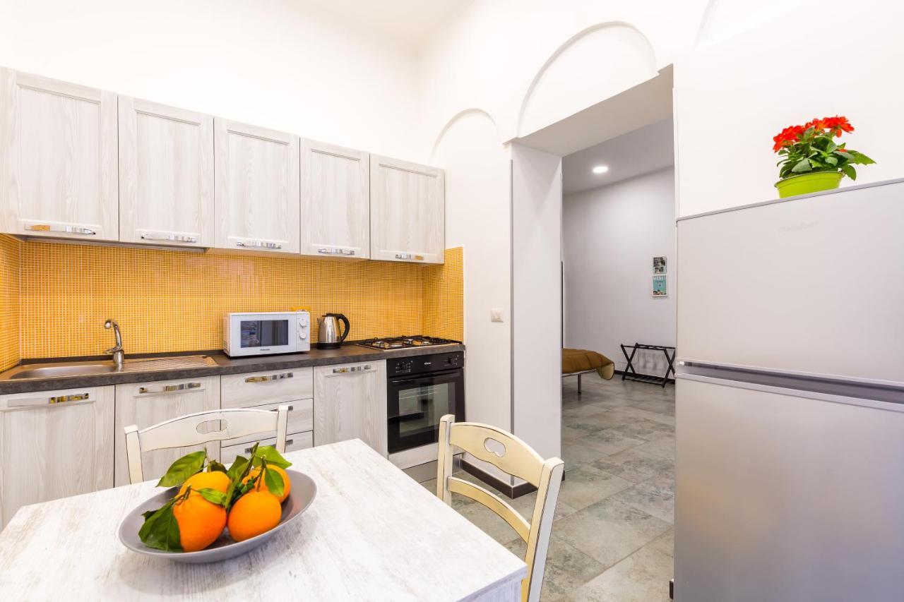 Gelso Complex Studios And Flat By Napoliapartments Esterno foto