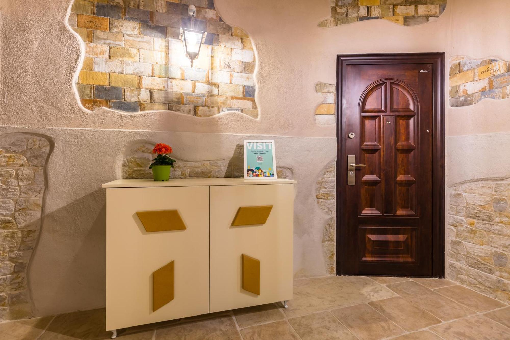 Gelso Complex Studios And Flat By Napoliapartments Esterno foto