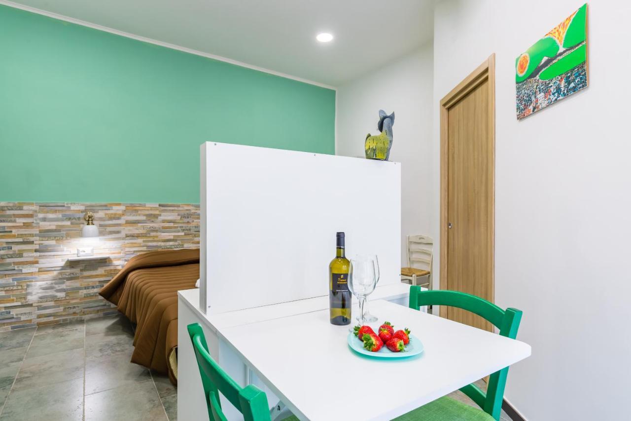 Gelso Complex Studios And Flat By Napoliapartments Esterno foto